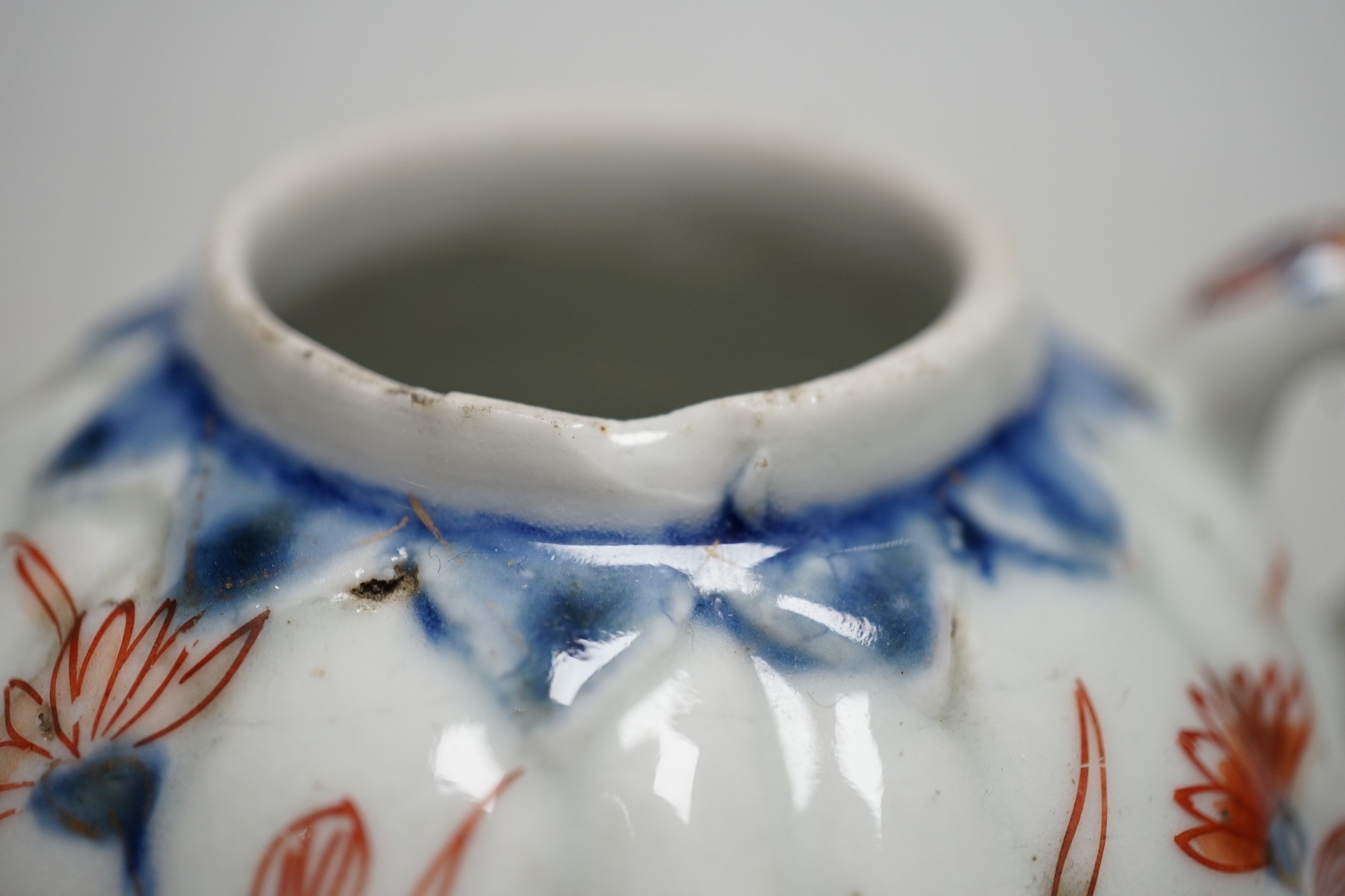 A Chinese Imari miniature teapot, Kangxi, 9cm